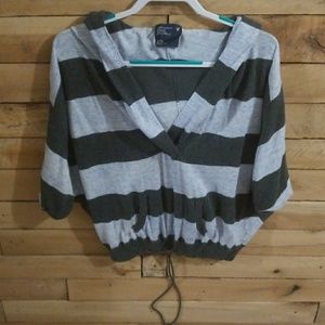 American eagle 3/4 sleeve hooded shirt